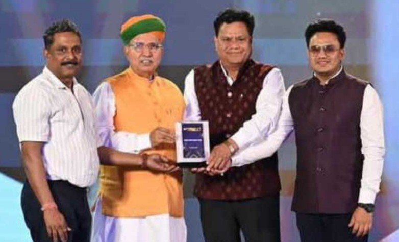 Chairman of Rawat Educational Group, Shri B.S. Rawat and Director, Shri Narendra Singh Rawat participated in BIZ next Program of News 18 Rajasthan. They met central Law and Justice Minister